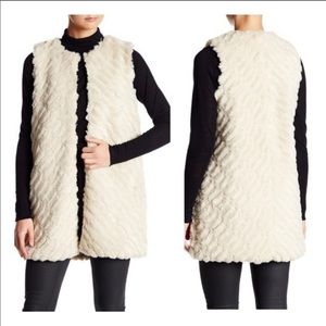 BB Dakota Alphia Faux Fur Veat